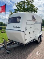 Ruime Brenderup 2 paards! Met 2 zadelkamers!, Ophalen, Zo goed als nieuw