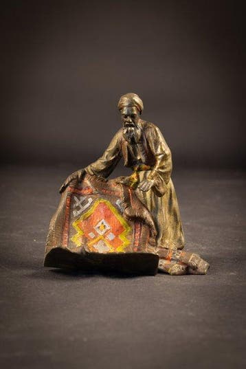 Beeldje, De tapijtverkoper - 9 cm - Koud geverfd brons, Antiek en Kunst