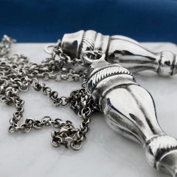 Antiek zilveren ketting met breipendoppen, Ophalen of Verzenden, Gebruikt, Zilver, Zilver