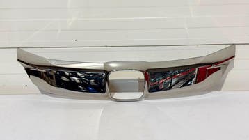 Honda CR-V Chrome Grille 71122-T7A-J01-M1, Ophalen, Gebruikt, Voor, Honda