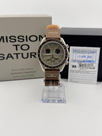 Omega x Swatch - MoonSwatch - Mission to Saturn - Zonder, Sieraden, Tassen en Uiterlijk, Horloges | Heren, Nieuw