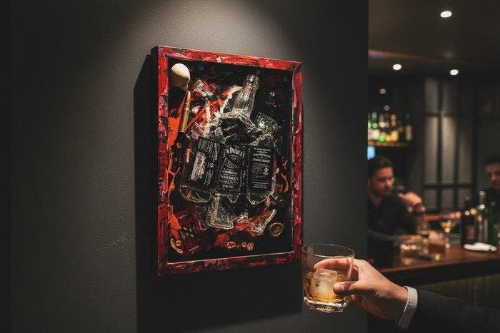 WASE - Speelgoed figuur BOTTLE BREAK JACK DANIELS BLACK AND, Antiek en Kunst, Kunst | Designobjecten