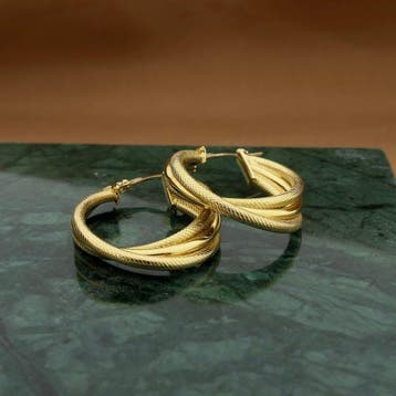 Gouden creolen met patroon ; Ø 25 mm (Oorbellen), Ophalen of Verzenden, Gebruikt, Goud, Goud