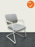 Vergaderstoel Tom - Grijs gestoffeerd met een wit onderstel, Vergader- of Presentatieruimte, Ophalen of Verzenden, Gebruikt, Stoel