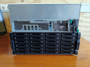 QNAP Turbo NAS TS-EC2480u-RP NAS, Computers en Software, NAS, Ophalen of Verzenden, Refurbished