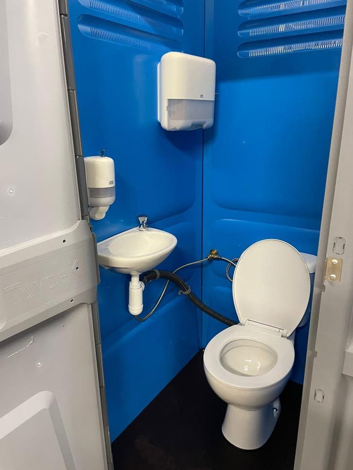 Mobiele sanitaire toiletunit, toilet unit, sanitaire unit, Doe-het-zelf en Verbouw, Sanitair, Nieuw, Steen, Toilet, Ophalen of Verzenden