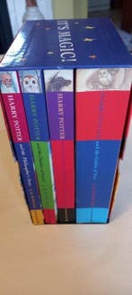 J K Rowling - Boxed set 4 Harry Potter - its magic -
