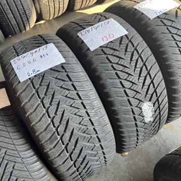 2 x Goodyear Eagle UltraGrip 225-50-17 RFT Winterbanden 8mm, Gebruikt, 17 inch, Band(en), Personenwagen