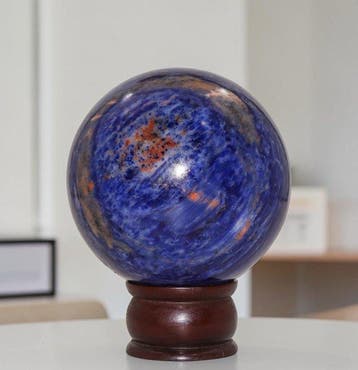 KAM’R GEM | Massieve Blauwe Sodalietbol 1,60 kg – 105 mm, Verzamelen, Mineralen en Fossielen