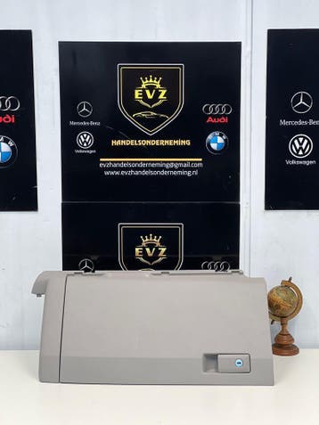 VW Transporter T6 Dashboard kastje bj.2018 Artnr.7E1858007F, Gebruikt, Volkswagen
