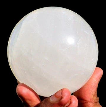 Grote 75 mm witte sneeuwkwarts kristalbol - 680 g genezende