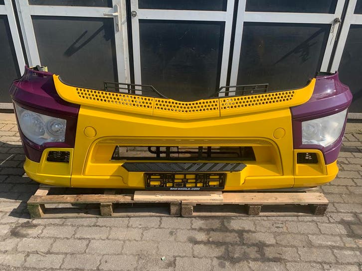 Bumper Mercedes Antos MP4 A 960 310 23 22, Auto-onderdelen, Vrachtwagen-onderdelen, Gebruikt, Mercedes-Benz, Carrosserie en Plaatwerk