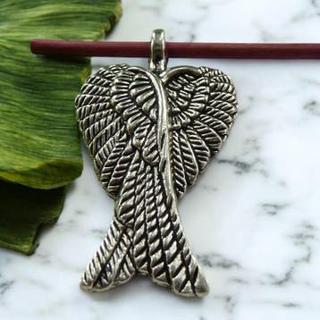 2 x Metalen antiek zilveren engelen bedel vleugels 29x16m..., Hobby en Vrije tijd, Kralen en Sieraden maken, Ophalen of Verzenden