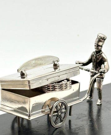 No reserve-Grote en zware handgemaakte zilveren miniatuur