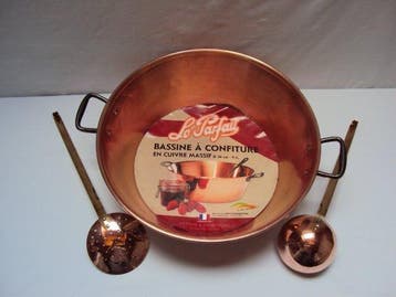 Bassine à confiture cuivre massif avec ces 2 ustensiles