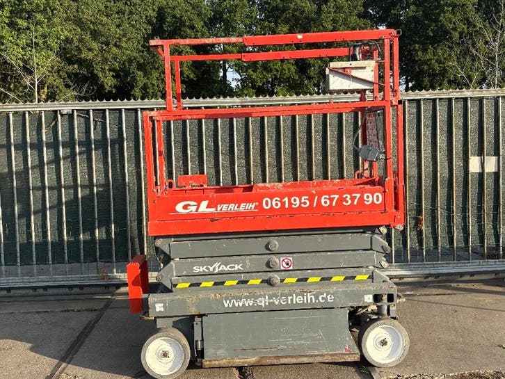 SkyJack SJ 3219 schaarhoogwerker 8m skyjack hoogwerker, Zakelijke goederen, Machines en Bouw | Liften, Steigers en Ladders, Ophalen