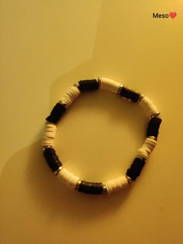 Armband zwart, wit met zilver. (Armbandjes polymeer, Overig), Hobby en Vrije tijd, Kralen en Sieraden maken, Verzenden, Nieuw