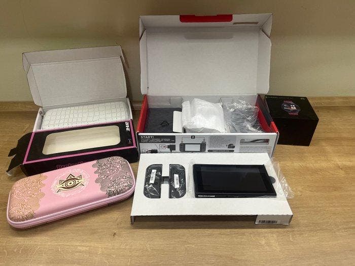 Nintendo - Switch - V2 + Huawei smartwatch present -, Spelcomputers en Games, Spelcomputers | Overige Accessoires