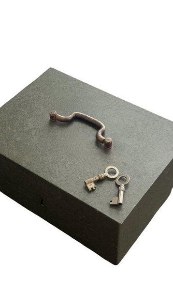 Exceptional Inscribed Cash Box – Haarlem 1940 - Brandkast -