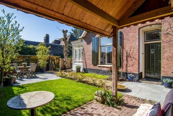 Te huur: Huis Neuhuijsweg in Laren, Laren, Noord-Holland