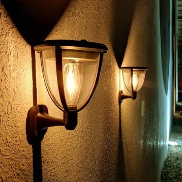 Solarlampen voor Buiten - 2 Stuks - Retourdeal 50% Korting, Zonne-energie, Kunststof, Minder dan 50 watt, Wandlamp