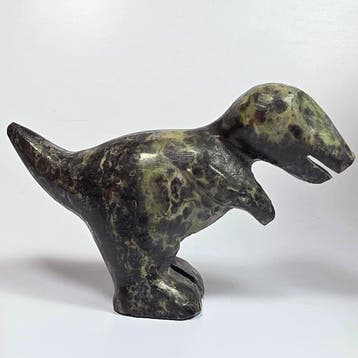 Snijwerk, Hand-Carved Serpentine T-Rex Dinosaur | 168g, Antiek en Kunst