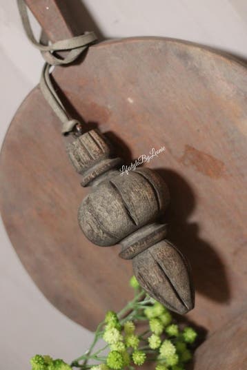 Houten grijze klos aan leertje 15 cm, Huis en Inrichting, Woonaccessoires | Overige, Ophalen of Verzenden, Nieuw