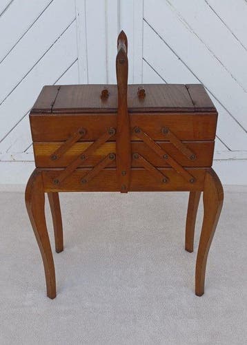 Naaidoos - Hout, Metaal - Vintage werkster