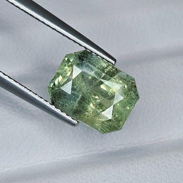 Groen Saffier - 6.72 ct - International Gemological, Nieuw