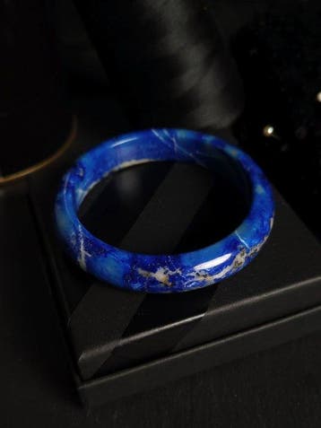 Kostbare stevige armband van lapis lazuli - Inclusies van