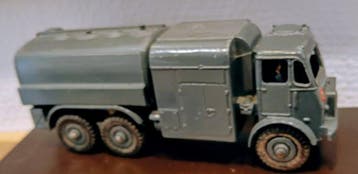 Dinky Toys 1:76 - Modelauto - Military tanker truck - Nr., Nieuw