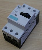 Siemens 3RV1011-1DA10 motorbeveiligingsschakelaar 2.2-3.2A, Hobby en Vrije tijd, Verzenden, Nieuw