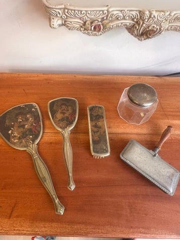Toiletset (5) - Legering, Messing - Umbertijnse stijl