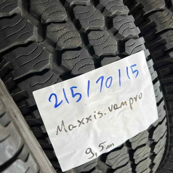 2 x Maxxis 215-70-15 C 4 Seizoenbanden 9,5mm, Auto-onderdelen, Banden en Velgen, 15 inch, Ophalen of Verzenden, All Season, Band(en)