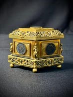 Kist - Verguld brons, Zilver - Historische pronkkassette, Antiek en Kunst