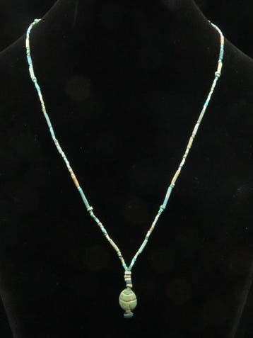 Oud-Egyptisch Ketting gemaakt van turquoise en faience, Sieraden, Tassen en Uiterlijk, Antieke sieraden