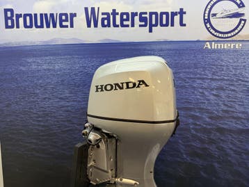 “Honda 100 pk buitenboordmotor | Nieuwstaat  “ “, Viertaktmotor, Ophalen of Verzenden, Zo goed als nieuw, 30 pk of meer