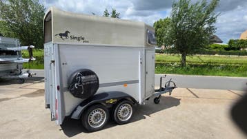 Humbaur Singel  Aluminium Zadelkamer  2004 Bovag gekeurd, Dieren en Toebehoren, Paarden en Pony's | Trailers en Aanhangwagens
