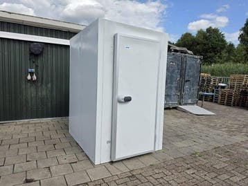 Vriescel 137 x 177 x 220 cm stekker klaar, Nieuw in verpakking, Koelen en Vriezen
