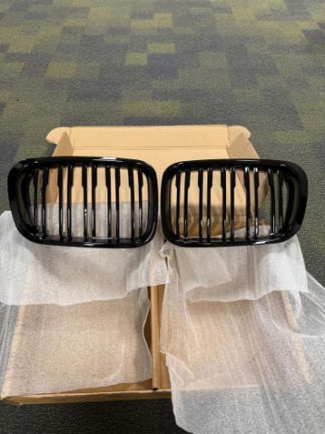 BMW E46 grillen dubbelspijls glanzend zwart – Sedan/Touring, Auto-onderdelen, Nieuw, Voor, BMW