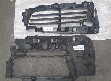 Porsche 992 grill/rooster R in voorbumper, Nieuw, Voor, Porsche, Bumper