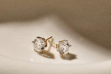 Oorbellen - 14 karaat Geel goud - 2.50ct. tw. Diamant, Sieraden, Tassen en Uiterlijk, Oorbellen, Nieuw