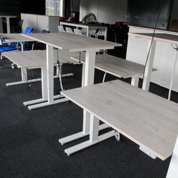 (MDK-104919) Kwadrant zit-sta bureau nieuw, Ophalen of Verzenden, Nieuw