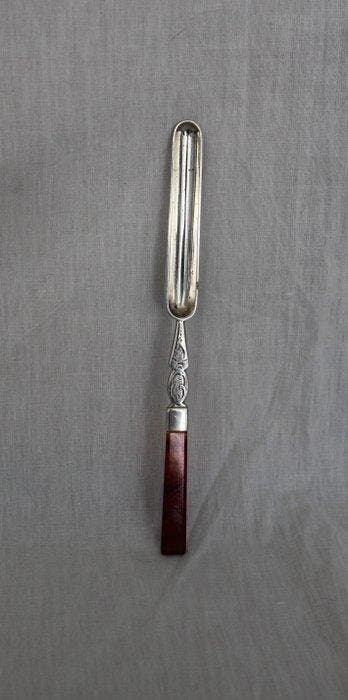 Merglepel - .833 zilver - Mergboor met cornalijn