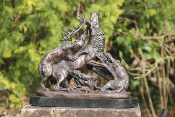 sculptuur, bronzen sculptuur van een hertenjacht - 10 kg -