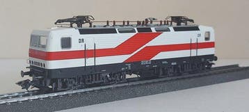 Märklin H0 - 34411 - Elektrische locomotief (1) - BR 212, Hobby en Vrije tijd, Modeltreinen | H0, Nieuw