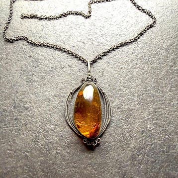 Oude art-deco ketting met natuurlijke Baltische barnsteen