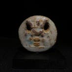 Oud-Egyptisch Faience Bes-amulet. 3,4 cm lang. 664 - 332