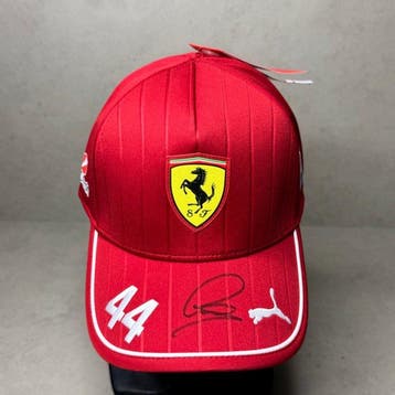 Ferrari - Formule 1 - Lewis Hamilton - 2025 - Pet, Verzamelen, Nieuw