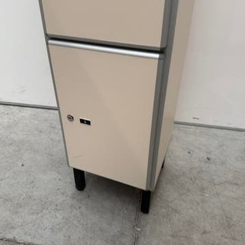 4-deurs Aestic lockerkast - 195x32x32 cm, Huis en Inrichting, Kasten | Lockerkasten, Ophalen of Verzenden, Nieuw